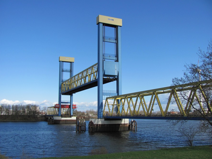Kattwykbrücke im Hamburger Hafen